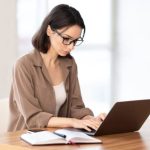 Cara Mengatur Screen Time untuk Keseimbangan Mental