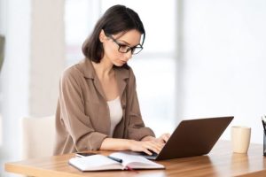 Cara Mengatur Screen Time untuk Keseimbangan Mental
